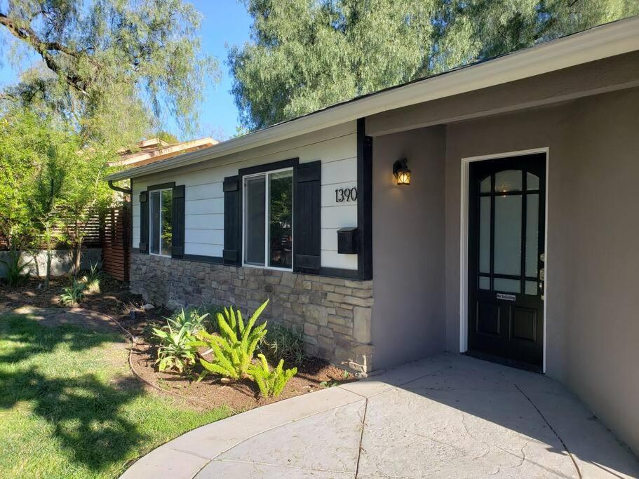 Bouganvilla 4-bedroom, 2-baths, Single Family House * Thousand Oaks